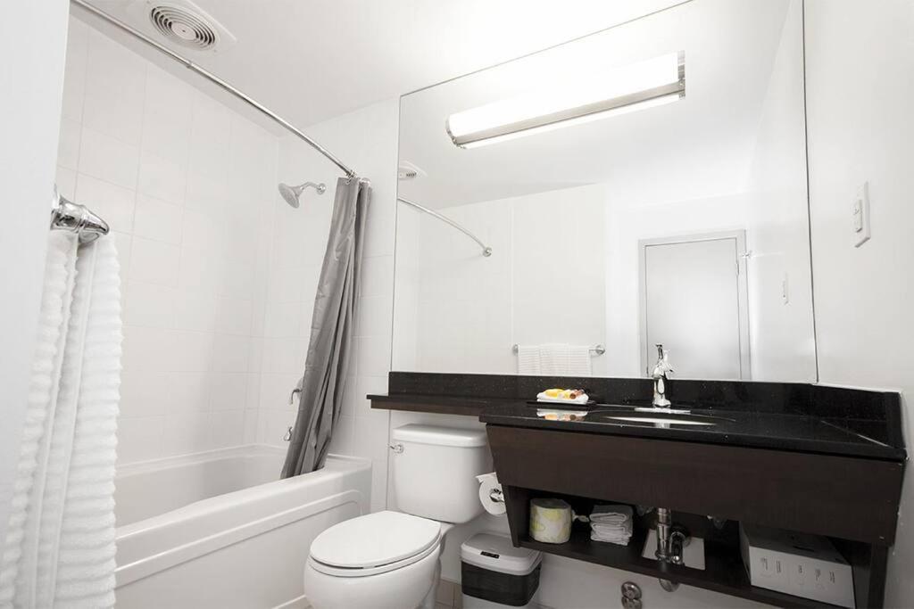 Modern Downtown Studio With A Great View *
