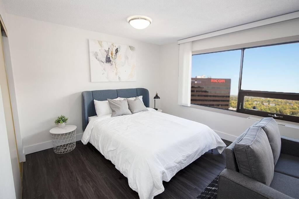 Modern Downtown Studio With A Great View Apartment *